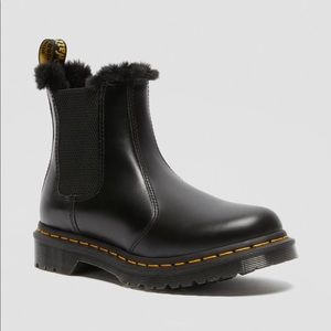 DR MARTENS⚡️ 2976 LEONORE FAUX FUR LINED CHELSEA BOOTS